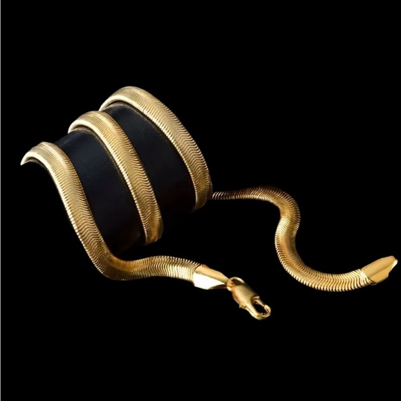 NWOT Snake Bone Chain Necklace - Picture 2 of 3